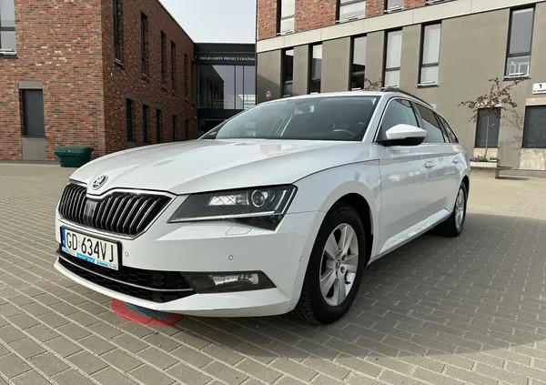 skoda superb Skoda Superb cena 52900 przebieg: 198000, rok produkcji 2016 z Gdańsk